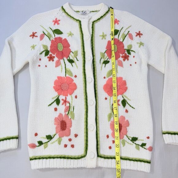 VINTAGE Starlight Trading White Cream Floral Cardigan Sweater Size Medium Granny - Picture 5 of 11
